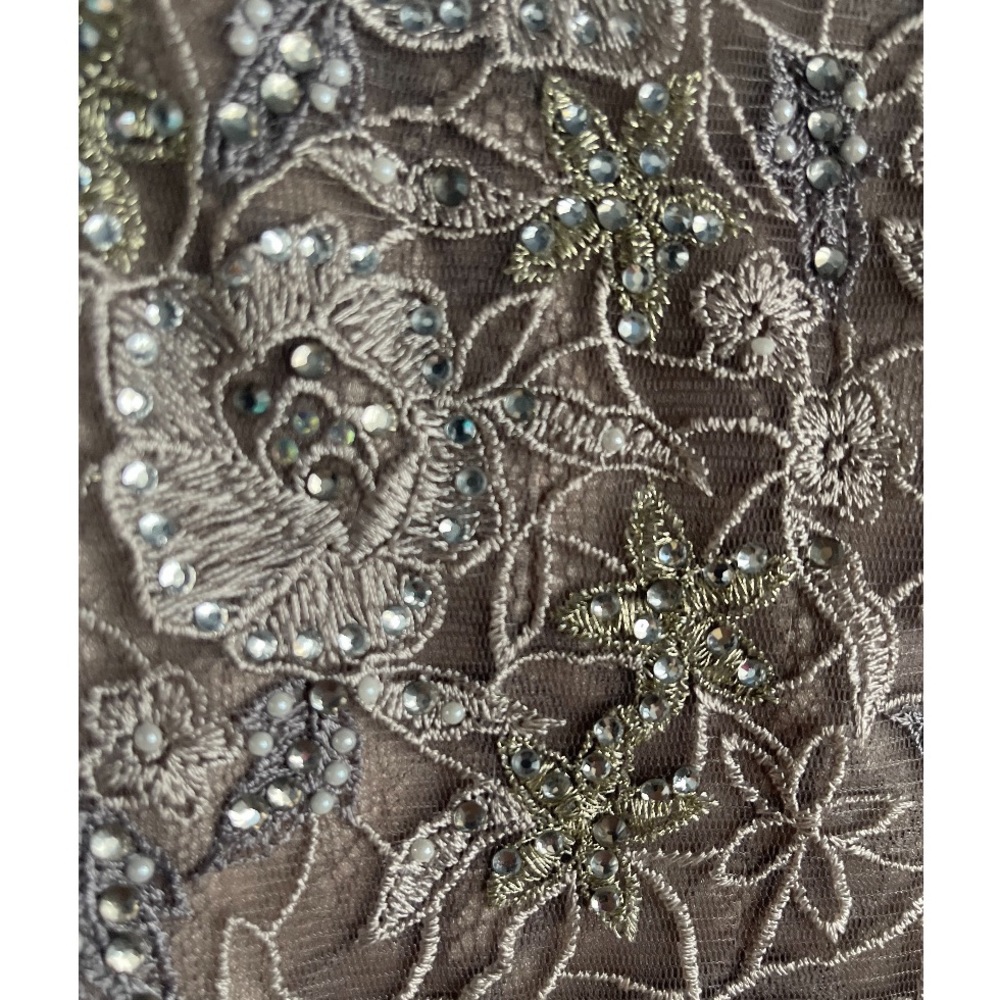 Dress - Picture 8 of 9